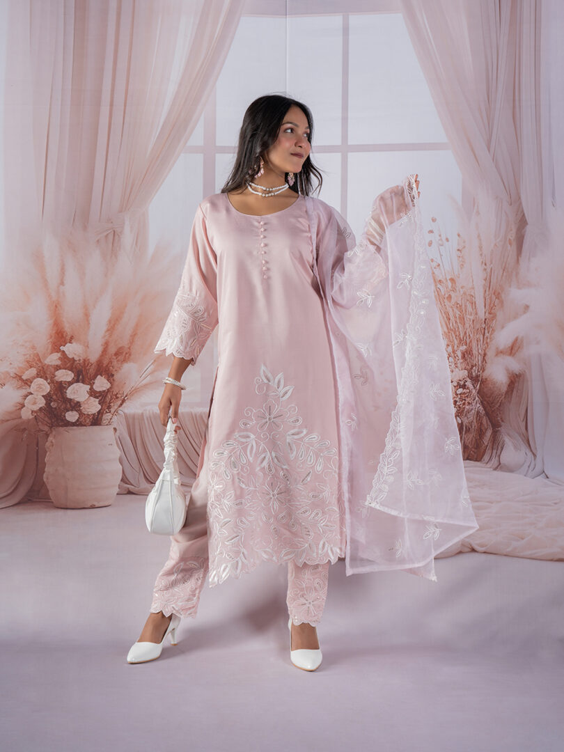 Blush Pink Embroidered Kurta Set with Organza Dupatta - Image 2