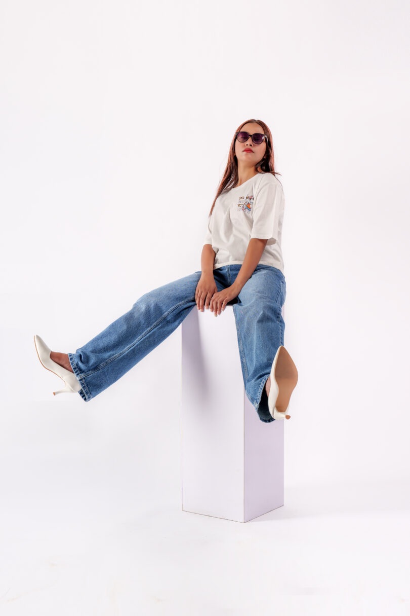 Classic Indigo Bootcut High-Rise Jeans - Image 4